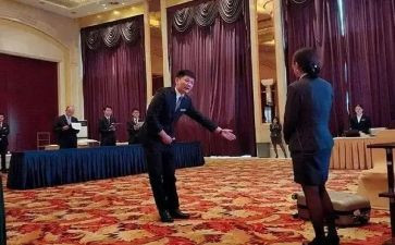 公司对客户的演讲稿6篇