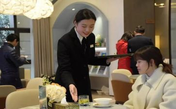 饭店服务员的心得体会6篇