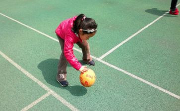 小班体育拍皮球教案7篇