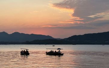 唱西湖的作文推荐5篇