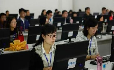 教师转在编个人总结8篇