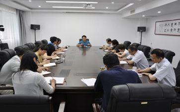 行政专员半年工作总结7篇