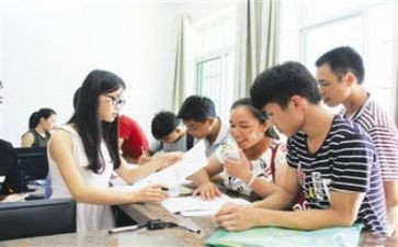 大学助学金申请书400字7篇